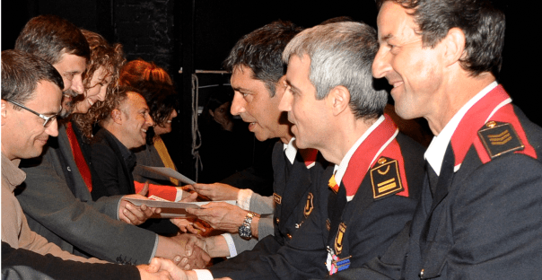 Jordi Frau, coordinador de l'equip, en el moment de rebre el reconeixement